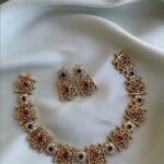 Traditional Kundan-Inspired Choker